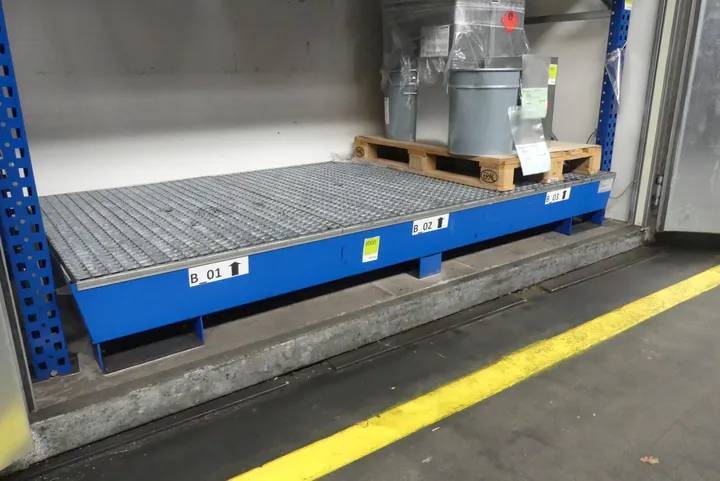 DENIOS – Auffangwanne / Gefahrstoffregal Modell: F90-16